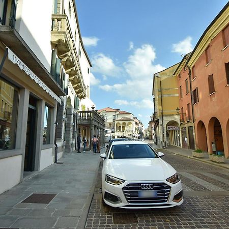 Welc-Om Casa A Colori Nel Borgo Apartment Monselice Bagian luar foto