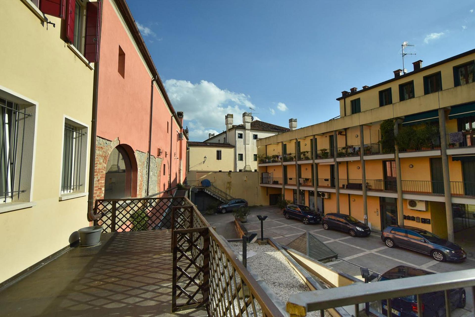 Welc-Om Casa A Colori Nel Borgo Apartment Monselice Bagian luar foto